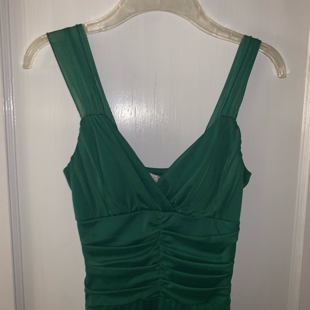 Emerald green dress! - Picture 2 of 6